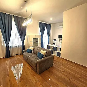 Lux With Parking Apartamento Génova